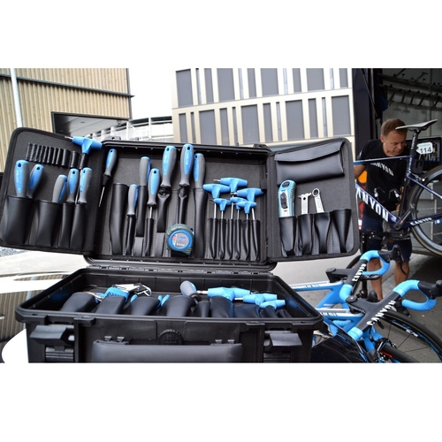 Набір велосипедного інструменту в валізі Pro Kit