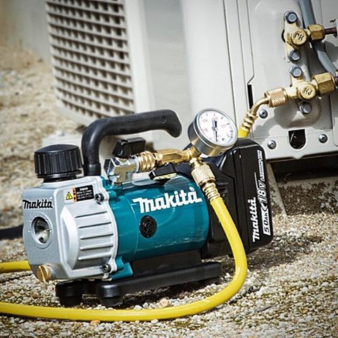 Аккумуляторный вакуумный насос Makita DVP180RT, LXT