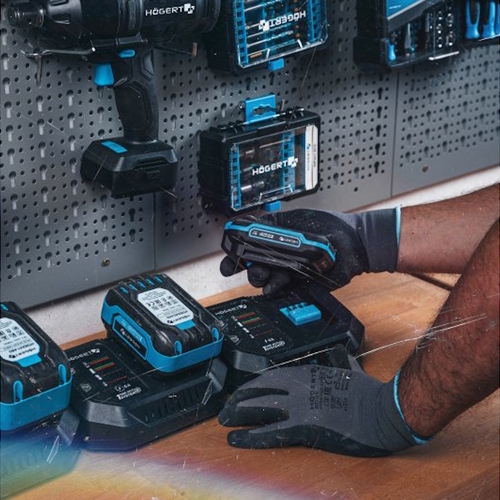 Зарядний пристрій