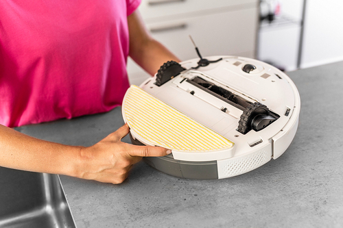 Робот-пылесос с функцией влажной уборки