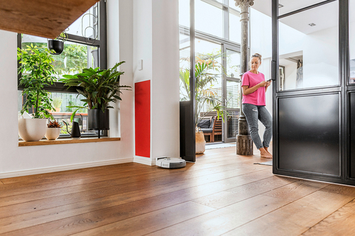 Робот-пылесос с функцией влажной уборки