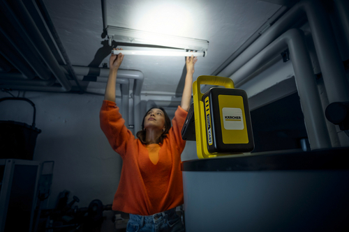 Акумуляторний мультифункціональний ліхтар