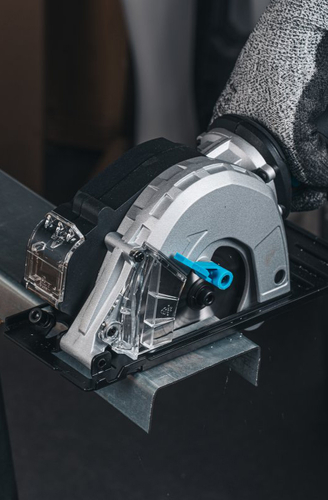 Акумуляторна безщіткова міні-пила по металу 120мм 18V