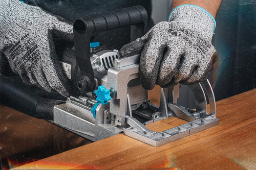 Фрезерный станок для столярных муфов