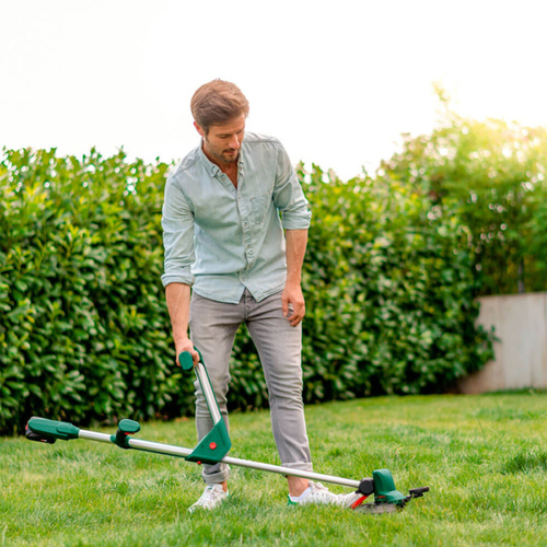 Акумуляторний тример UniversalGrassCut 18V-26 BOSCH 4059952614496 - фото 2 в каталозі Коси та тримери